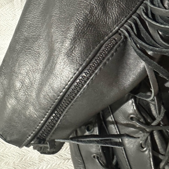 Unik Vtg Black Leather Fringe Jacket - Picture 10 of 16